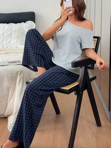 SHEIN 女款純色寬鬆休閒露肩短袖上衣與格紋長褲睡衣套裝 - 彩色 - 查看 1