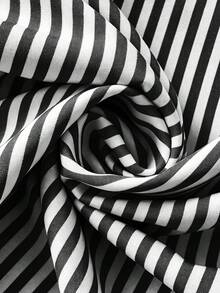 Weeklong 女款大尺碼圓領荷葉袖不對稱下擺休閒寬鬆襯衫，夏季 - 黑與白 - 查看 4