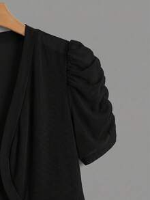SHEIN Clasi 大尺碼花瓣袖前開襟短版夾克 - 黑色 - 查看 3