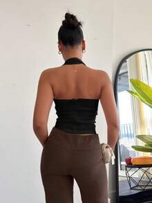 leahseptember 女款無袖露背修身休閒背心，夏季時尚掛脖上衣，黑色露背掛脖上衣 - 黑色 - 查看 2