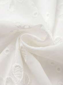 GlowEve CURVE Vestido de talla grande con bordado blanco, línea A, manga corta, cuello redondo y bajo con volantes, primavera/verano - Blanco - Ver 6