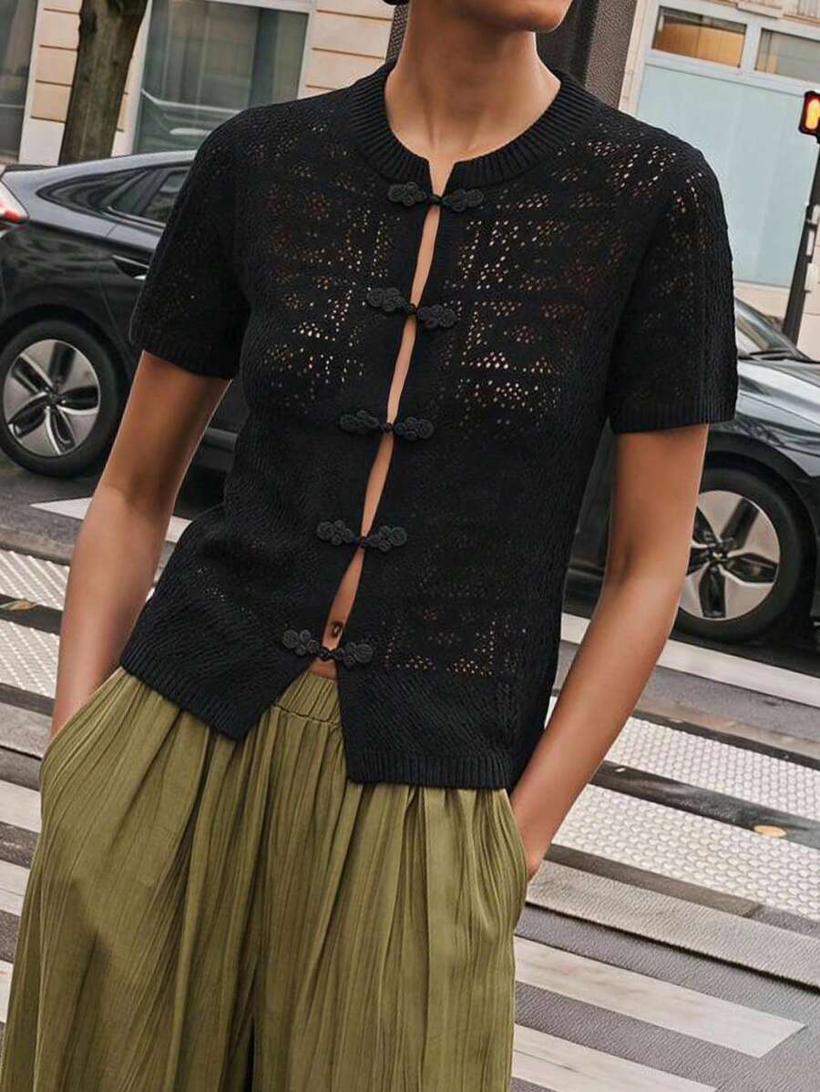 Maija 女款鏤空短袖青蛙扣設計休閒開襟外套 - 黑色 - 查看 1