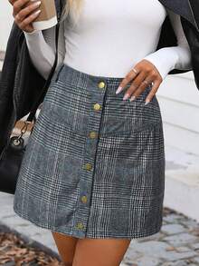 SHEIN LUNE Rok Mini A-Line Slimming Pinggang Tinggi Kancing Tunggal Motif Kotak-kotak Abu-abu Ukuran Plus untuk Musim Gugur - Grey - View 5