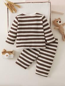 SHEIN Vintaside Kids 新生兒紋理羅紋布料熊圖案上衣，口袋設計休閒基礎男嬰套裝 - 咖啡棕 - 查看 2