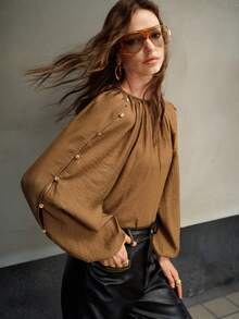 MOTF PREMIUM ATASAN DEKORASI KANCING LOGAM CAMPURAN LINEN MUSIM GUGUR UNTUK WANITA - Khaki - View 6