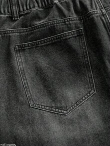 ROMWE MEN Anime Men's Plus Size Fashion Versatile Button Pocket Frayed Hem Jeans - Black - View 5