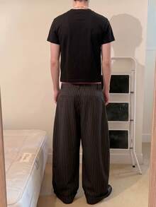 Resyla Men 男士時尚極簡字母貼布圓領短袖T恤 - 黑色 - 查看 2