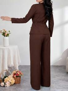 Feyla Setelan Dua Potong Elegan untuk Wanita Ukuran Plus: Kemeja Lengan Panjang Kancing Ganda Warna Polos dan Celana - Coffee Brown - View 2