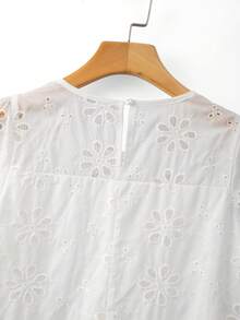 GlowEve CURVE Vestido de talla grande con bordado blanco, línea A, manga corta, cuello redondo y bajo con volantes, primavera/verano - Blanco - Ver 7