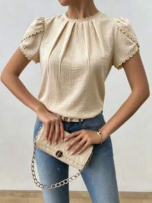 SHEIN 女款優雅休閒純色蕾絲拼接百褶領花瓣袖襯衫 - 杏色 - 查看 6