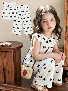 SHEIN Vintaside Kids 2件組少女甜美可愛公主風草莓印花無袖背心與配套長褲套裝，粉色條紋＋3D草莓刺繡＋荷葉領，吸睛設計，適合派對、家庭活動、日常穿著、返校季 - 黑與白 - 查看 3