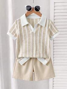 SHEIN Playful Pals Cămașă polo cu mânecă scurtă în blocuri de culoare și pantaloni scurți, ținută casual de zi cu zi pentru băieți tineri - Caisă - Vizualizare 1