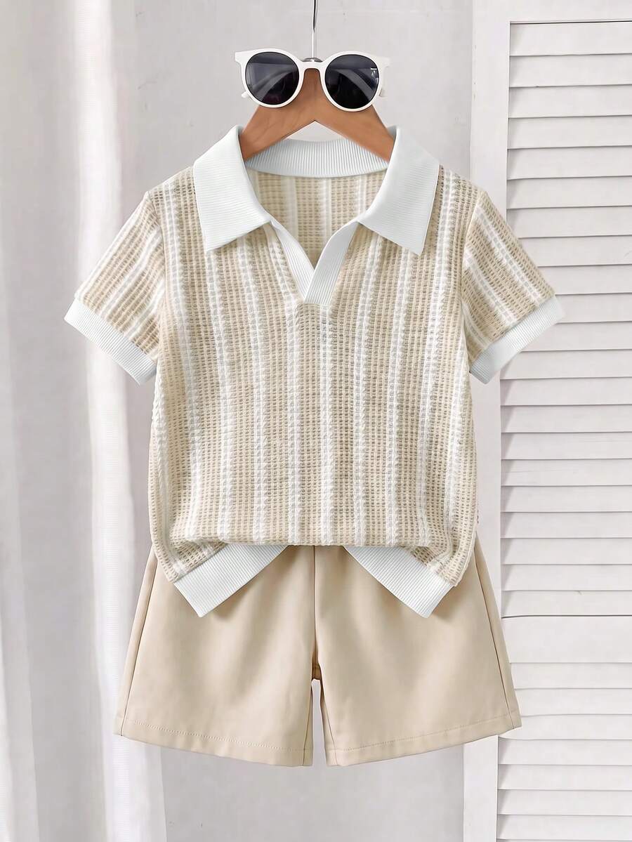 SHEIN Playful Pals Cămașă polo cu mânecă scurtă în blocuri de culoare și pantaloni scurți, ținută casual de zi cu zi pentru băieți tineri - Caisă - Vizualizare 1