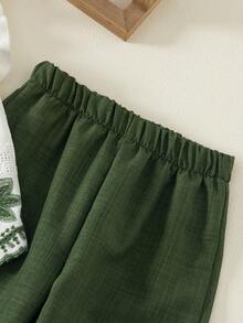 SHEIN Elladie kids 2件組女童夏季新款小圓領露背水滴藍蝴蝶結仿刺繡印花布料荷葉袖前綴蝴蝶結裝飾上衣休閒直筒短褲簡約復古時尚套裝 - 軍綠色 - 查看 3