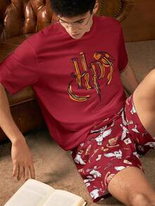 HARRY POTTER X SHEIN 男士字母印花短袖上衣與短褲家居服套裝 - 紅色 - 查看 3