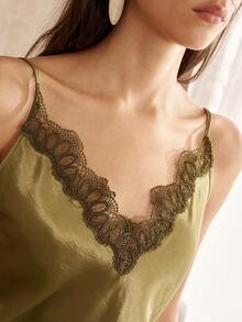 MOTF PREMIUM WOMEN'S EARLY AUTUMN LACE TRIM SPLICED SATIN CAMISOLE - Green - View 3