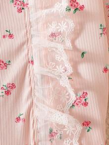 SHEIN 新生女嬰秋冬新款白色連身衣+蝴蝶結帽子套裝，圓領長袖連腳連身褲，滿版粉色碎花，前拉鍊設計，蕾絲拼接面料柔軟舒適，甜美可愛風，適合0-9個月女嬰日常穿著 - 淺粉色 - 查看 7