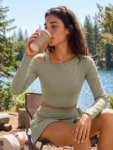 Exploreva Exploreva Women's Sexy 2-Piece Set, Sexy Bomb Style Fitted Top Paired With Sweet One-Piece Wrap Skirt, Suitable For Sports, Daily Life, Tennis And Other Occasions, Solid Color 2-Piece Set, Spring Style - Green - View 3