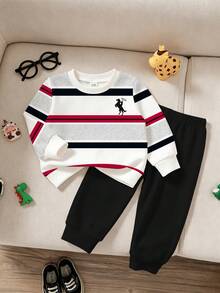 SHEIN Playful Pals 2件組男孩套裝，彩色條紋長袖運動衫配黑色馬刺繡，搭配純黑色慢跑長褲，適合上學與日常穿著 - 彩色 - 查看 3