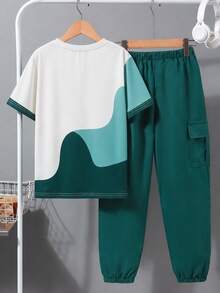 SHEIN 2件組男孩春夏新款潑墨印花短袖T恤與工裝錐形長褲休閒百搭套裝，日常穿著，優雅風格，適合外出、度假、旅行、攝影，2026春夏新時尚，適用於學校及其他場合 - 綠色 - 查看 2