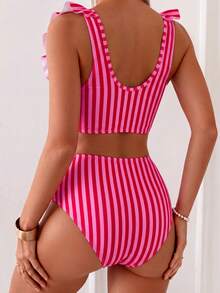 Swim Basics 2件組女款夏季海灘優雅極簡度假風黑白波點荷葉邊細肩帶抓皺上衣與高腰抓皺三角比基尼泳褲套裝 - 玫紅色 - 查看 2