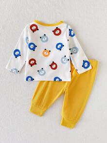 SHEIN Playful Pals 2件組新生兒男嬰黃色小熊印花可愛圓領長袖T恤（附口袋）+彈性腰長褲，柔軟針織羅紋布料，休閒簡約韓風套裝，適合春秋日常穿著及室內/戶外場合 - 黃色 - 查看 2