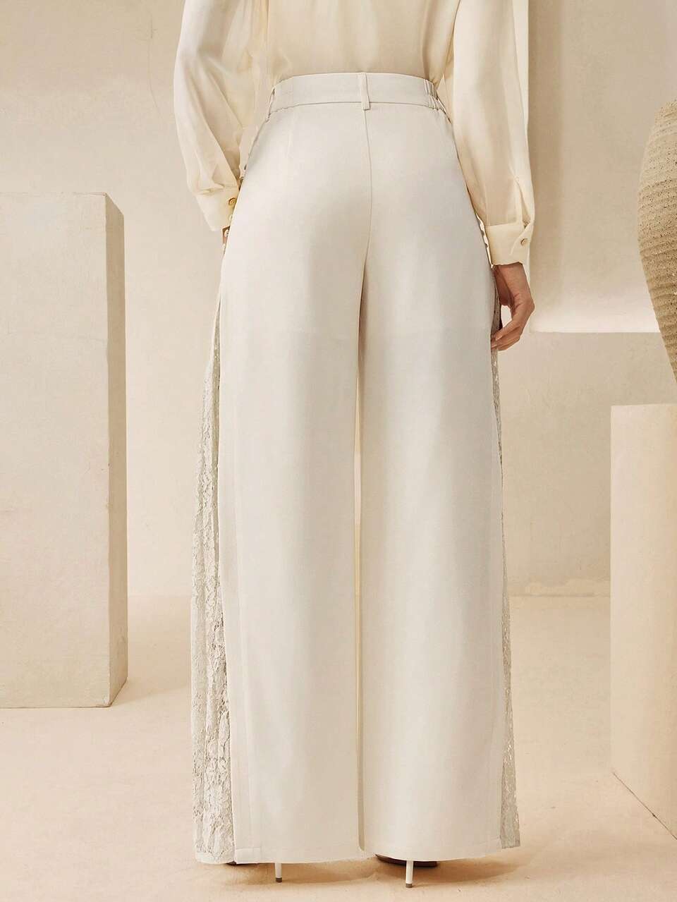Elegant Apricot Wide-Leg Pants With Contrast Lace And Pleats, Suitable For Daily Wear And Dates