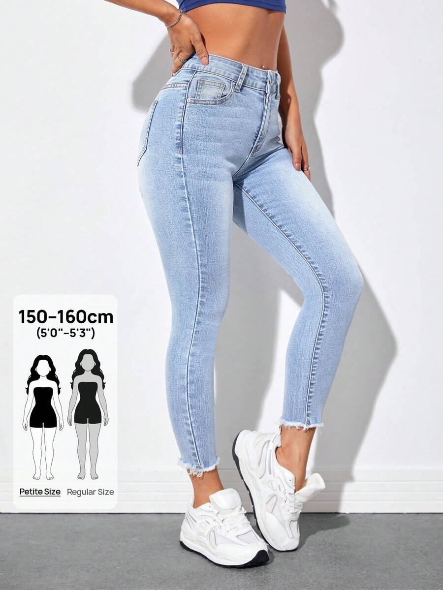 SHEIN PETITE 女款高腰口袋修身休閒百搭牛仔褲,淺色修身九分牛仔褲,毛邊褲腳,適合嬌小女性 - 淺色水洗藍 - 查看 1