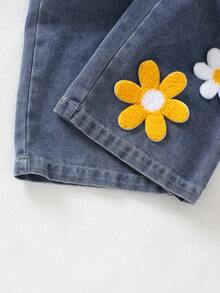 SHEIN Elladie kids 女童新款休閒時尚牛仔吊帶褲，復古中藍色黃白花卉拼接，大蝴蝶結，寬鬆直筒版型，柔軟舒適面料 - 藍色 - 查看 10