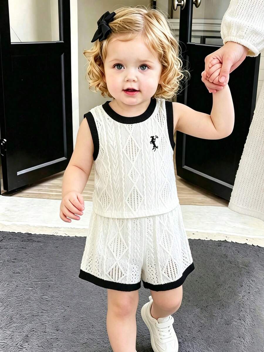 SHEIN Baby Girl Textured White Fabric With Black Delicate Horse Embroidery Top And Short Shorts Set, Suitable For Daily Casual And Commuting Wear - White - View 1