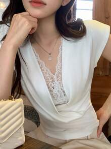 Livesso 女款修身垂領蕾絲拼接無袖層次荷葉邊設計休閒T恤 - 白色 - 查看 3