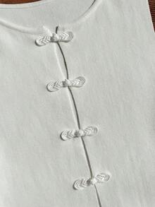 Comfortcana 大尺碼白色復古青蛙鈕扣無袖針織收腰上衣 - 白色 - 查看 6