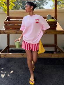 Muchica 休閒極簡女款夏季字母櫻桃與條紋印花圓領短袖T恤與條紋短褲休閒兩件套，秋季套裝，適合日常通勤、派對、秋冬春夏、聖誕節、新年、感恩節、派對、婚禮、海灘、畢業典禮、優雅、外出、約會、通勤、情人節、優雅、度假，Y - 彩色 - 查看 5