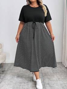 SHEIN CURVE+ Size 時尚傳統休閒通勤機場優雅返校穿搭服飾 2026 秋冬 22W - 黑與白 - 查看 4