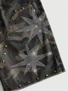 ROMWE MEN Men's Sparkling Rhinestone Rivet Craft Camouflage Denim Shorts - Army Green - View 2