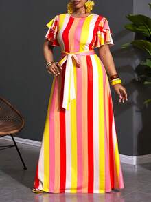 SHEIN CURVE+ 2026夏季新款，加大码女士条纹印花荷叶袖连衣裙，适合度假、日常约会、春季外出。这款飘逸的荷叶袖长裙采用条纹设计，色彩鲜艳，是女士度假的理想之选。 - 彩色 - 查看 4