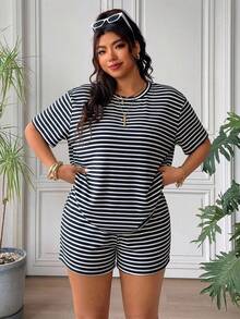 SHEIN EZwear 大尺碼女款條紋圓領短袖T恤與短褲休閒寬鬆兩件套 - 杏色 - 查看 1