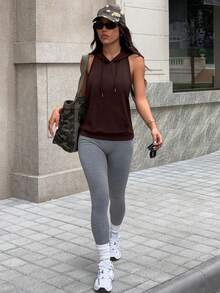 SHEIN Unity 女士时尚休闲户外健身跑步前中口袋无袖连帽抽绳露背性感瑜伽运动卫衣，夏季女士健身服 Y2k 女士运动服露背健身上衣露背运动上衣女士运动套装女士健身服上衣 - 咖啡棕 - 查看 6