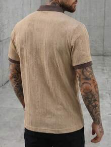 Manfinity CasualCool 男士紋理提花 Polo 衫，卡其色上衣，附精緻小刺繡，休閒日常通勤上衣 - 卡其色 - 查看 2