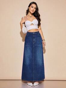 Rivivi Plus Size Women's Long Casual Denim Skirt With Pockets - Dark Wash - View 3