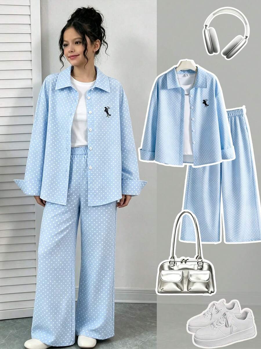 SHEIN Elladie kids 女童淺藍色與白色波點襯衫套裝,正面黑色馬刺繡,梭織布料,波點圖案,翻領,長袖,鈕扣襯衫上衣搭配同款印花鬆緊腰寬腿褲,2件套,寬鬆休閒版型,極簡簡約優雅風格,柔軟舒適布料,適合春/秋日常上學、外出、度假穿著 - 藍色 - 查看 1