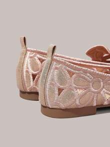 CUCCOO CHICEST 淺粉色鏤空花卉刺繡優雅度假女款樂福鞋 方頭平底 - 香檳色 - 查看 6