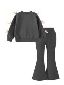 SHEIN Elladie kids 女童甜酷風 3D 蝴蝶結裝飾厚款衛衣＋喇叭褲套裝，上衣飾有多個粉色蝴蝶結，時尚喇叭褲剪裁，整體風格偏向甜酷融合，適合開學季、外出與街頭穿搭 - 深灰色 - 查看 2