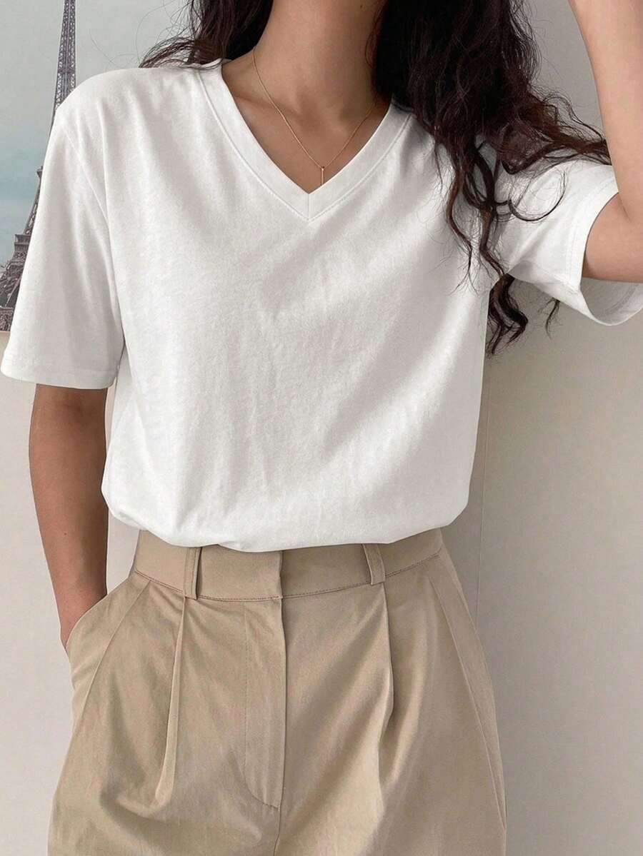 DAZY 女款純色V領休閒百搭日常短袖T恤 - 白色 - 查看 1