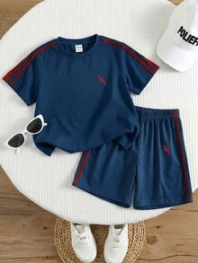 SHEIN Little Byeori 2件套男童休闲舒适百搭条纹缎带撞色圆领短袖T恤和纯色短裤套装 - 藏蓝色 - 查看 8
