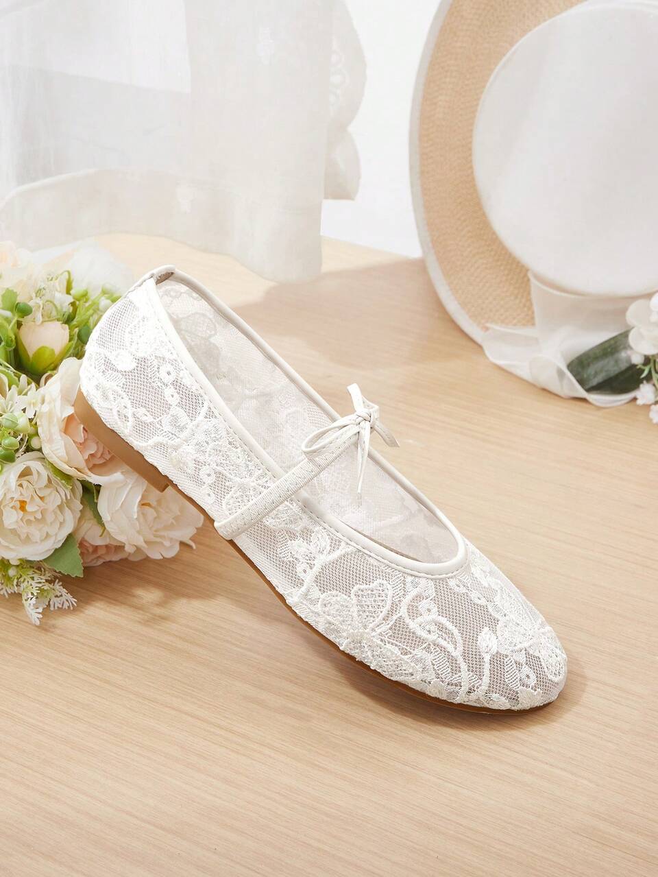 CUCCOO HITCHD Women's Flat-Bottomed Round Toe Embroidered Casual Shoes
