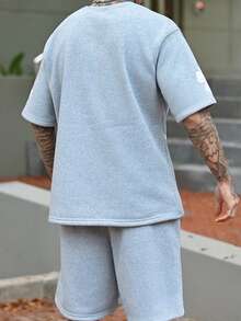 Devon Thys 男士印花圆领短袖T恤和口袋短裤休闲套装 - 淺灰色 - 查看 5