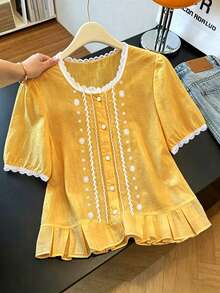 Franclia 白色花卉刺繡輕盈夏季短袖女款襯衫，適合日常、度假、休閒通勤 - 鵝黃色 - 查看 1