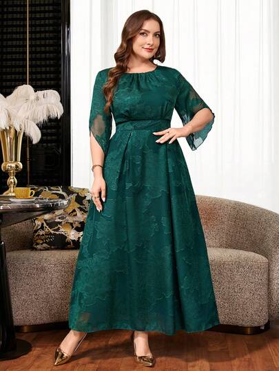 Reflora Plus Size Women's Floral Print Round Neck Short Sleeve Elegant Dress