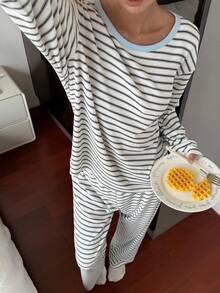 Livesso 秋冬休閒刷毛條紋對比領寬鬆女款睡衣套裝 - 白色 - 查看 6